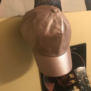 Metallic pink guess hat